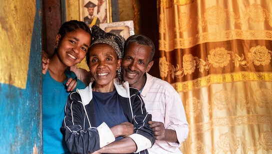 ethiopian-family-at-home